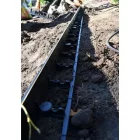 Hajlítható fekete műanyag ágyásszegély 100 cm – 6 cm magas PP gyepszegély
