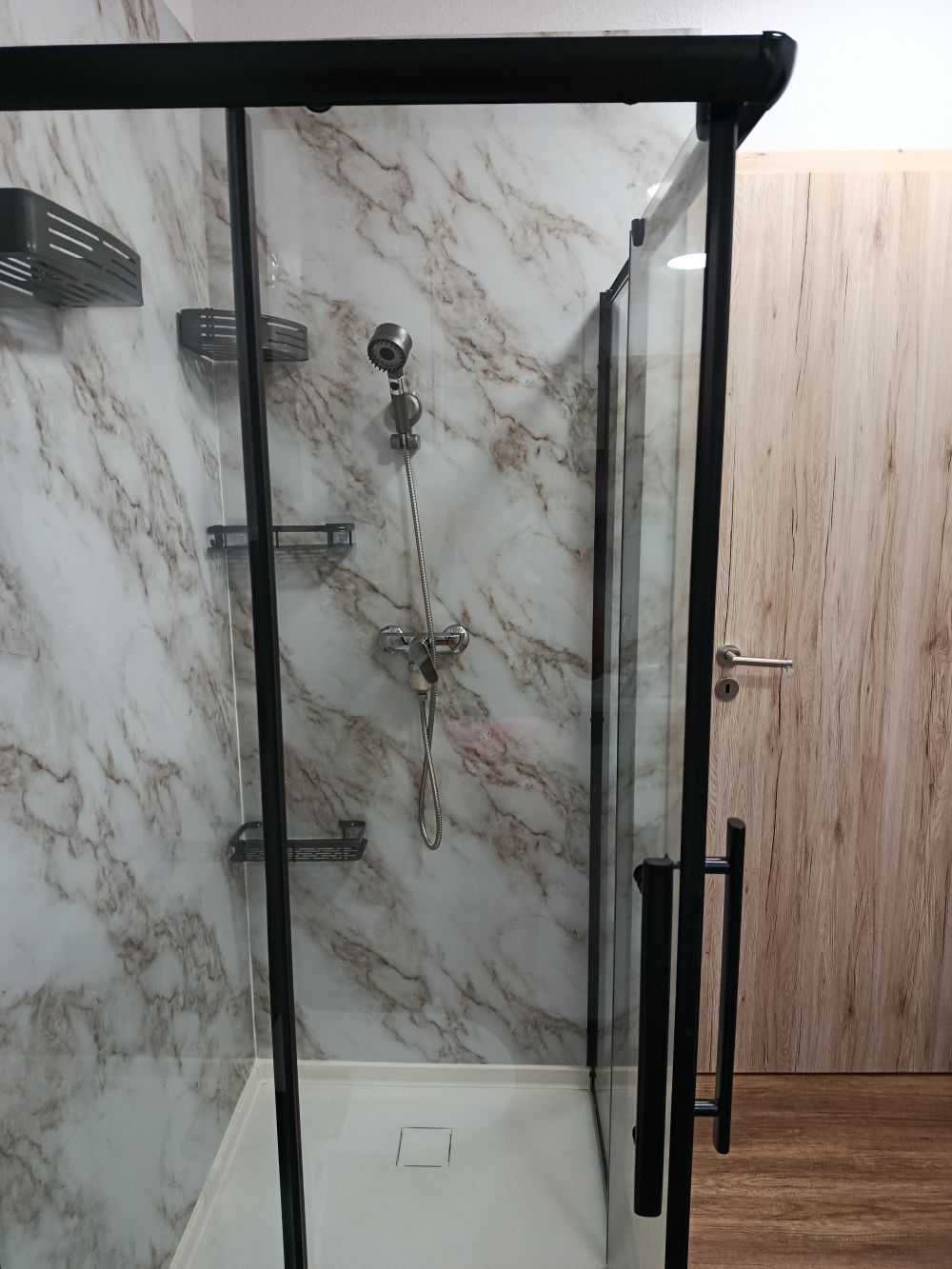   Stuxi Roma 70 cm széles kétszárnyú nyíló zuhanyajtó, 6 mm vízlepergető üveggel, króm profillal, 195 cm magas
