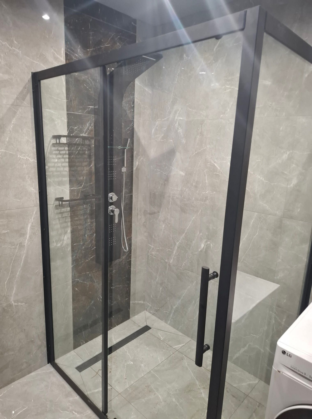     Stuxi Nizza 120x90 falsíkra szerelhető 3 oldalú tolóajtós zuhanykabin 6 mm vízlepergető biztonsági üveggel, króm elemekkel, 200 cm magas